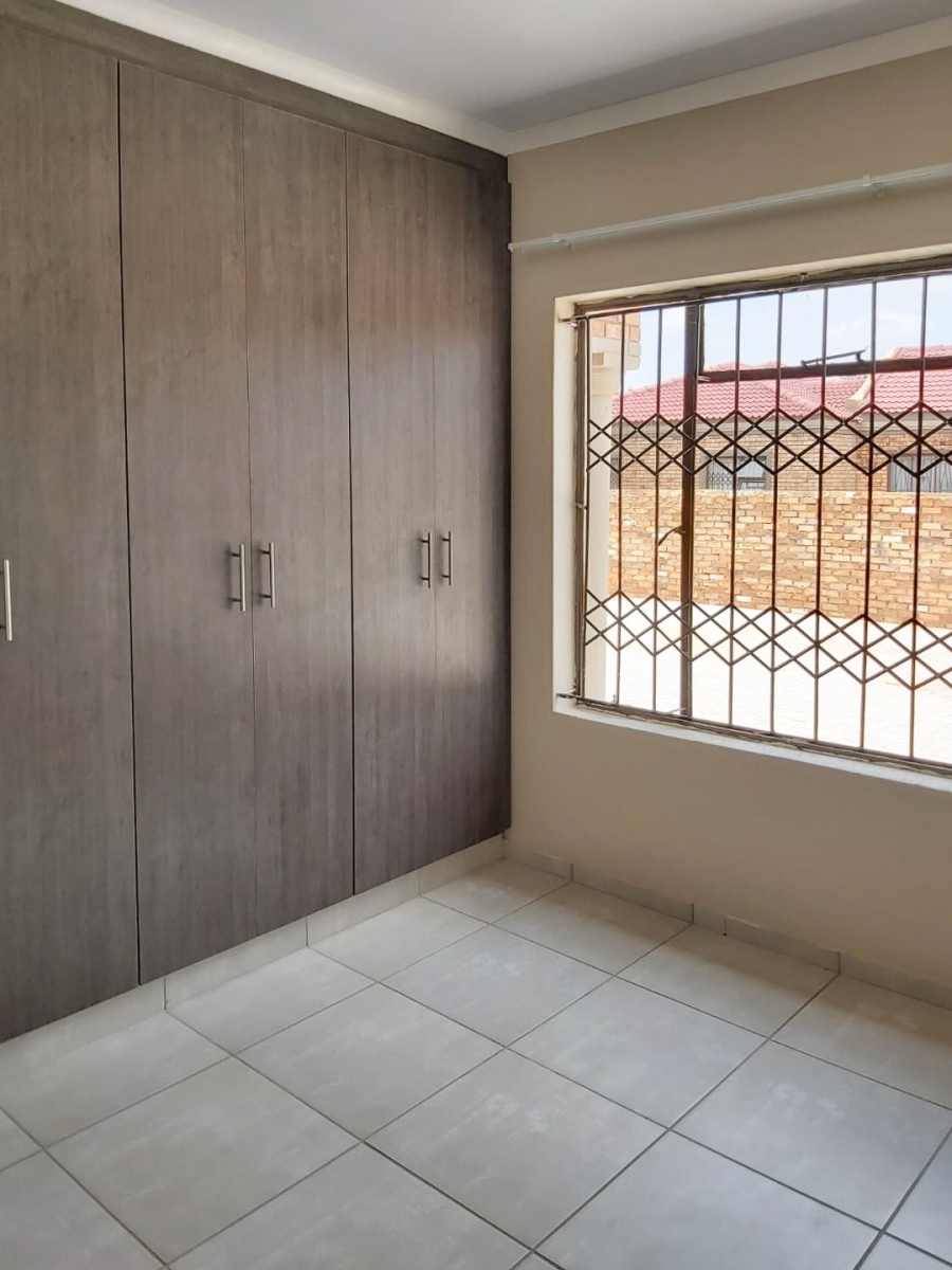 2 Bedroom Property for Sale in Ellaton North West
